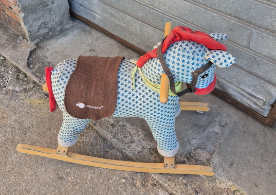 caballo balancin madera tela 60x30x74 1u